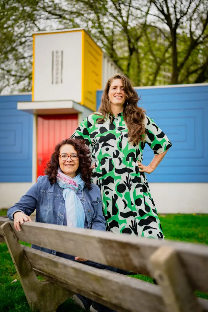 Janine en Merel. Het team van Mathenesse aan de Maas.